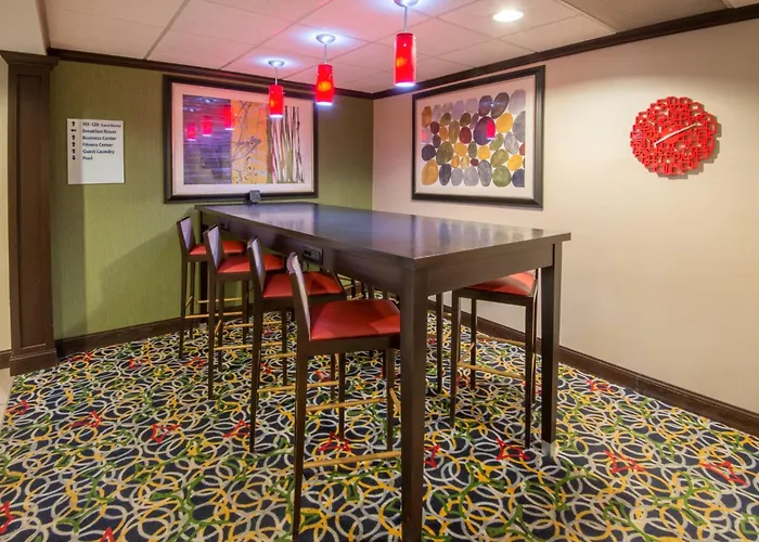 Holiday Inn Express Cleveland Airport - Brook Park By Ihg