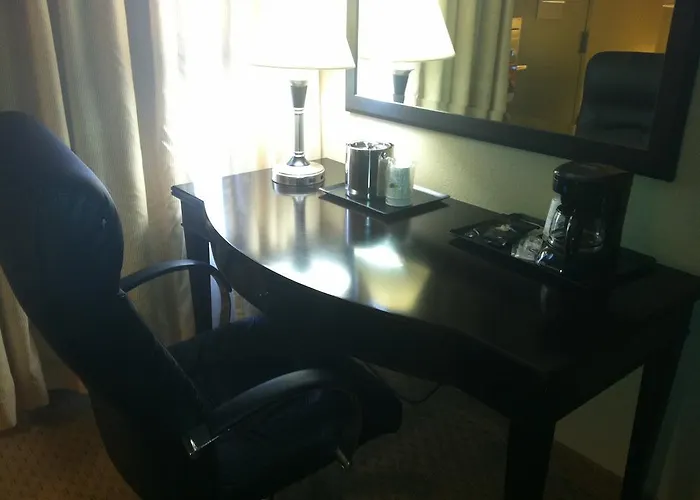 Howard Johnson Inn Cleveland Airport